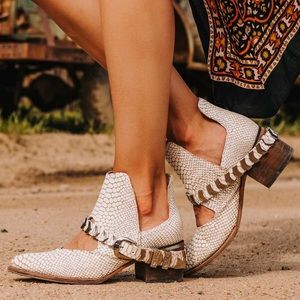 Freebird "Blade" White Snake  Booties - Like New
